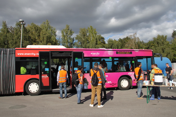 KB30092015NotunterkunftBus